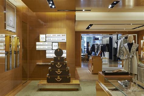 crown frame louis vuitton|crown melbourne shops.